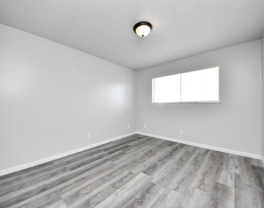 8011 La Roche Lane - Photo Thumbnail 37