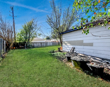 8011 La Roche Lane - Photo Thumbnail 39