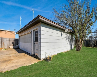 8011 La Roche Lane - Photo Thumbnail 42