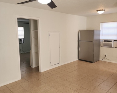 14033 Garber Lane - Photo Thumbnail 4
