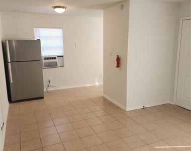 14033 Garber Lane - Photo Thumbnail 5
