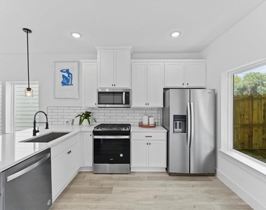 1448 Dewalt Street - Photo Thumbnail 9