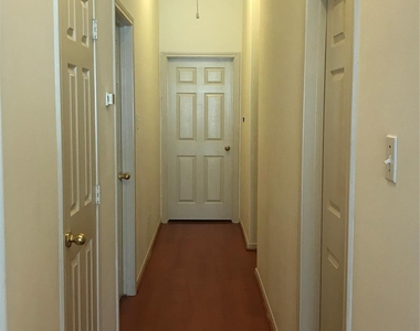 2429 Chantilly Lane - Photo Thumbnail 23