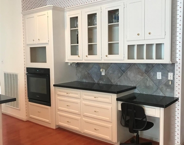 2429 Chantilly Lane - Photo Thumbnail 17