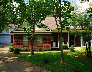 2429 Chantilly Lane - Photo Thumbnail 4