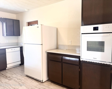 19 Orange Avenue - Photo Thumbnail 10