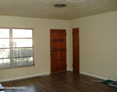 19 Orange Avenue - Photo Thumbnail 4
