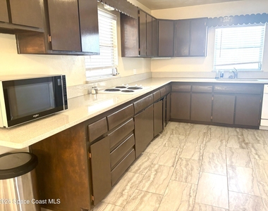 19 Orange Avenue - Photo Thumbnail 8