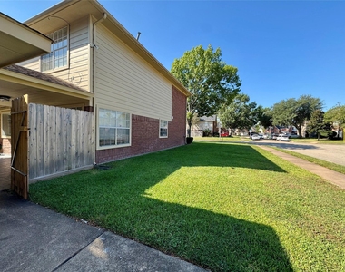 5722 Fort Sumter Lane - Photo Thumbnail 21