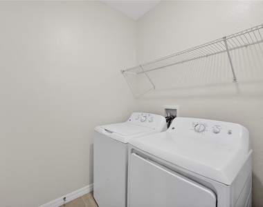3346 Lapis Lake Dr - Photo Thumbnail 17