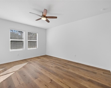 3346 Lapis Lake Dr - Photo Thumbnail 11