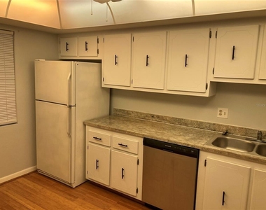 4908 38th Way S - Photo Thumbnail 2