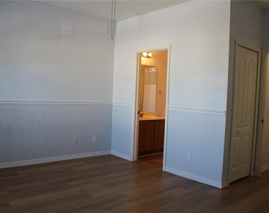 16320 Swan View Circle - Photo Thumbnail 19