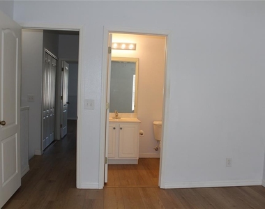 16320 Swan View Circle - Photo Thumbnail 14