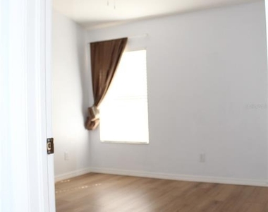 16320 Swan View Circle - Photo Thumbnail 13