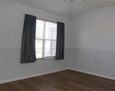 16320 Swan View Circle - Photo Thumbnail 18