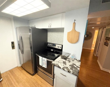 880 Mandalay Avenue - Photo Thumbnail 28