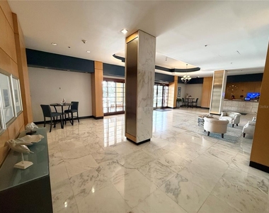 880 Mandalay Avenue - Photo Thumbnail 3