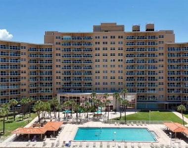 880 Mandalay Avenue - Photo Thumbnail 10