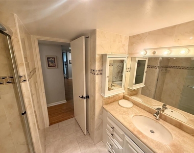 880 Mandalay Avenue - Photo Thumbnail 27