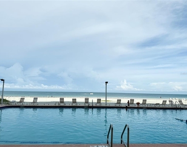 880 Mandalay Avenue - Photo Thumbnail 35