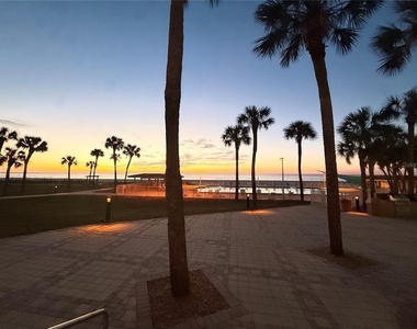880 Mandalay Avenue - Photo Thumbnail 38
