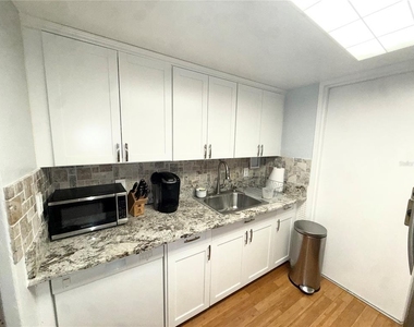 880 Mandalay Avenue - Photo Thumbnail 29