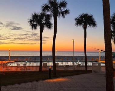 880 Mandalay Avenue - Photo Thumbnail 36