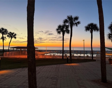 880 Mandalay Avenue - Photo Thumbnail 34