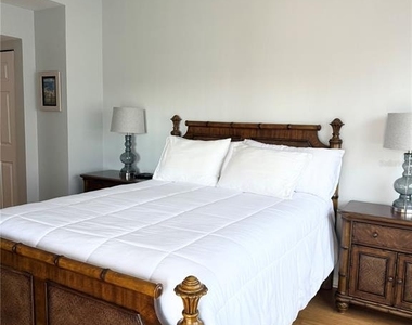 880 Mandalay Avenue - Photo Thumbnail 20
