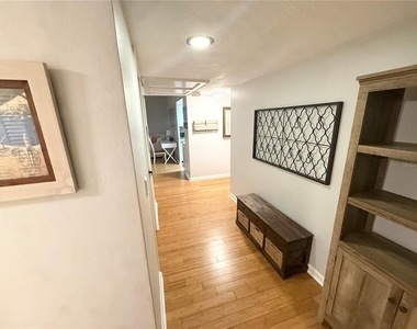 880 Mandalay Avenue - Photo Thumbnail 23