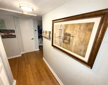 880 Mandalay Avenue - Photo Thumbnail 6