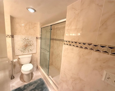 880 Mandalay Avenue - Photo Thumbnail 25