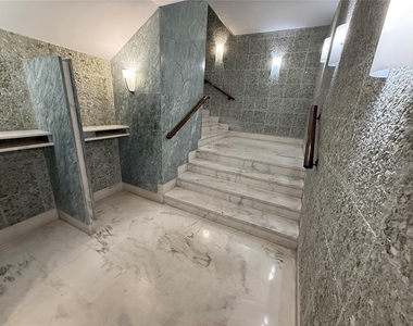 880 Mandalay Avenue - Photo Thumbnail 30