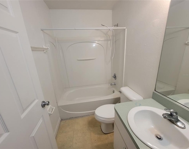 15755 Sw 33rd Ave Road - Photo Thumbnail 2