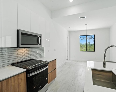 8348 Walden Street - Photo Thumbnail 20