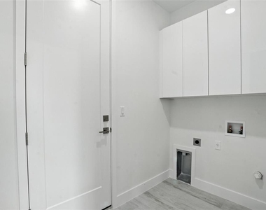 8348 Walden Street - Photo Thumbnail 40