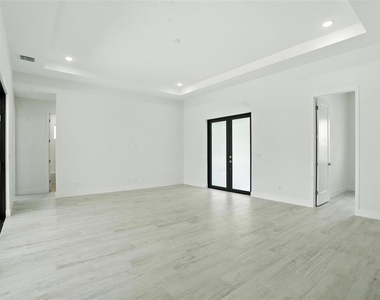 8348 Walden Street - Photo Thumbnail 16