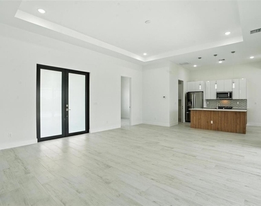 8348 Walden Street - Photo Thumbnail 11