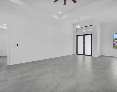 15401 Aqua Circle - Photo Thumbnail 18
