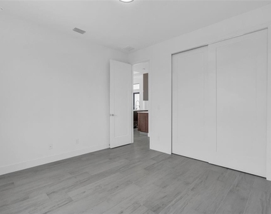 15401 Aqua Circle - Photo Thumbnail 36