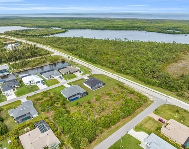 15401 Aqua Circle - Photo Thumbnail 15