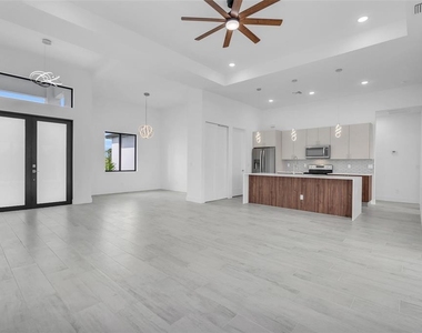 15401 Aqua Circle - Photo Thumbnail 17