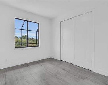 15401 Aqua Circle - Photo Thumbnail 37