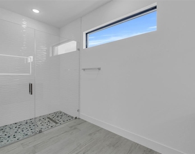 15401 Aqua Circle - Photo Thumbnail 32