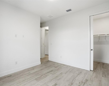 9402 Arrid Circle - Photo Thumbnail 38