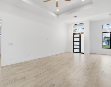 9402 Arrid Circle - Photo Thumbnail 17