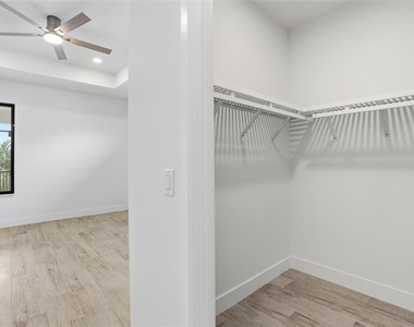 9402 Arrid Circle - Photo Thumbnail 32