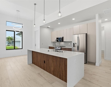 9402 Arrid Circle - Photo Thumbnail 21
