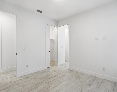 9402 Arrid Circle - Photo Thumbnail 40
